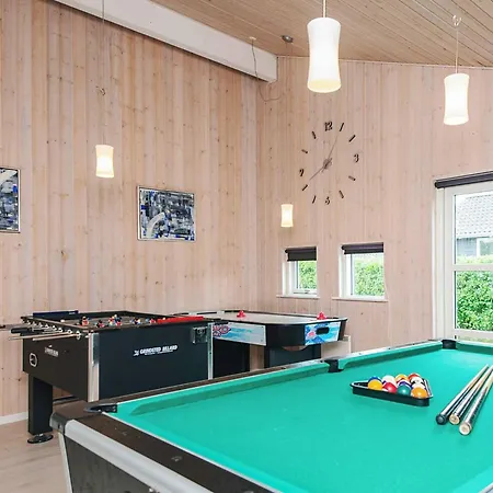 Дом отдыха 10 Person In Ansager-by Traum