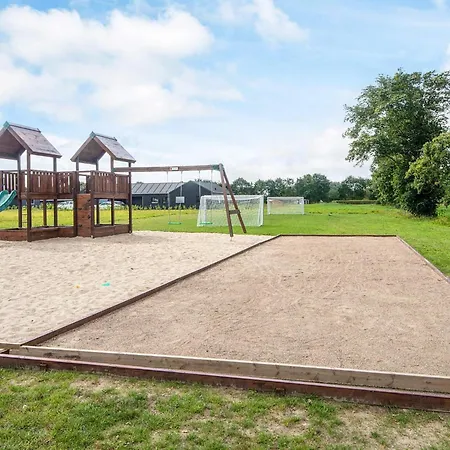 10 Person In Ansager-by Traum *