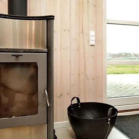 10 Person In Ansager-by Traum *